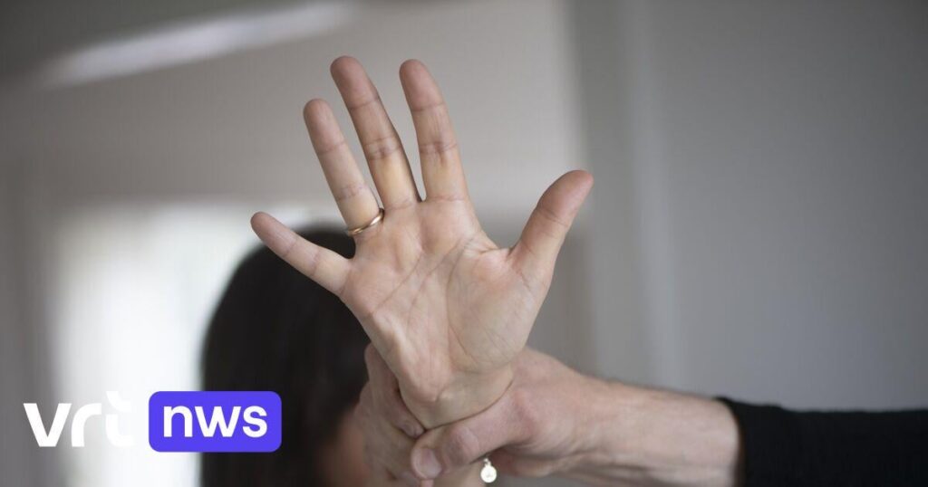 過度の注目や多すぎる贈り物から極度の嫉妬まで、有害な関係にはどのような危険信号があるのでしょうか?