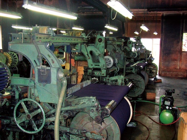 武州正藍染めの製織