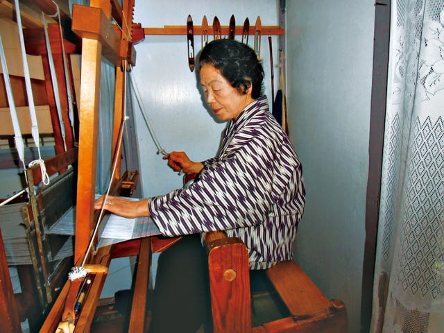 本庄絣の機織り