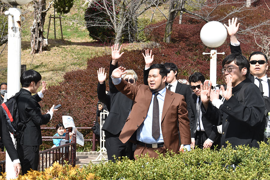 約6800人動員「クセひらパー」再び、松井ケムリの1人参加にツッコミも | Lmaga.jp