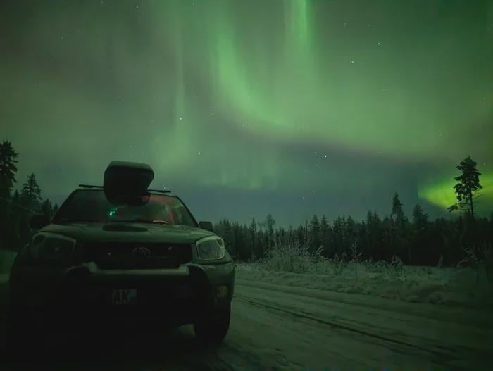 妻と再びスウェーデンに行きました。そして私の車も注目を集めました。トヨタ入社20年目。 -30°C (-22°F) の環境でも、魅力的に動作します。