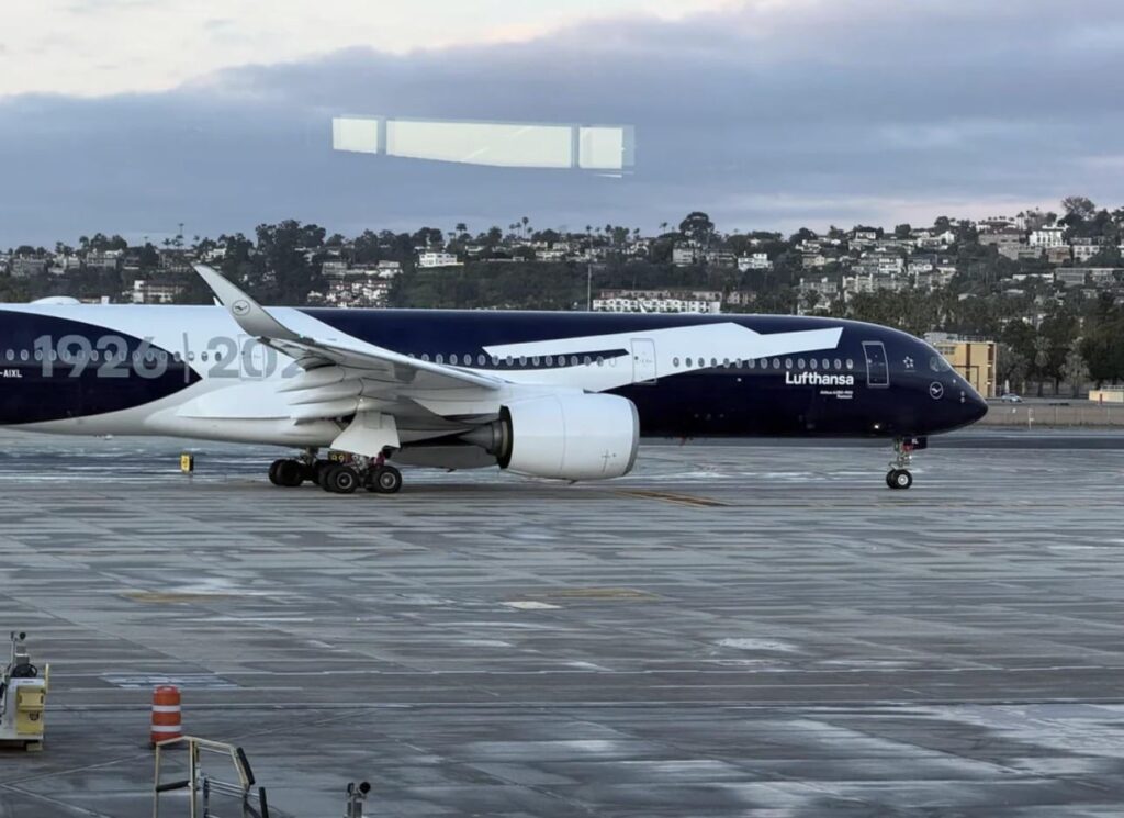 サンディエゴの美しい新しいルフトハンザのカラーリング