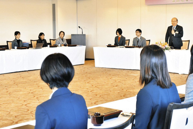 性的偏見 女性議員が意見　知事と懇談