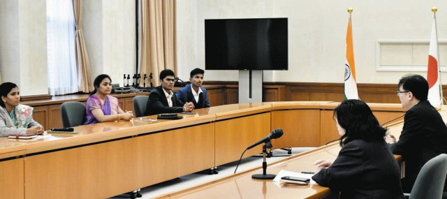 県内企業や大学 視察 インドの学生が訪問、交流