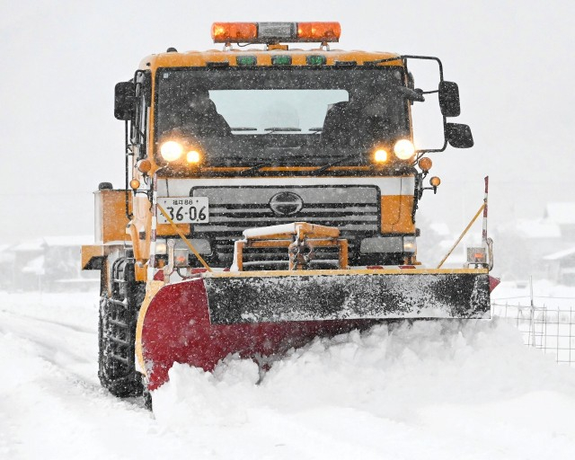 記録的大雪の年より除雪費が高く…積雪減っても費用が膨らむ理由は 　2024年度38億円、過去10年で最高　福井県