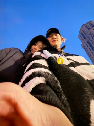 朱易が蘇翊鳴との2ショット投稿し交際宣言、蘇は「Love you babe」と返答―中国メディア