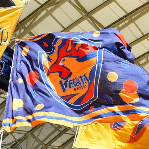 「それ決める!?」開幕プロデビューの18歳新鋭FWが衝撃ゴラッソ！ “仙台の宝”のロングループ弾に脚光「本当にルーキーか」「彼まじでエースになるぞ」