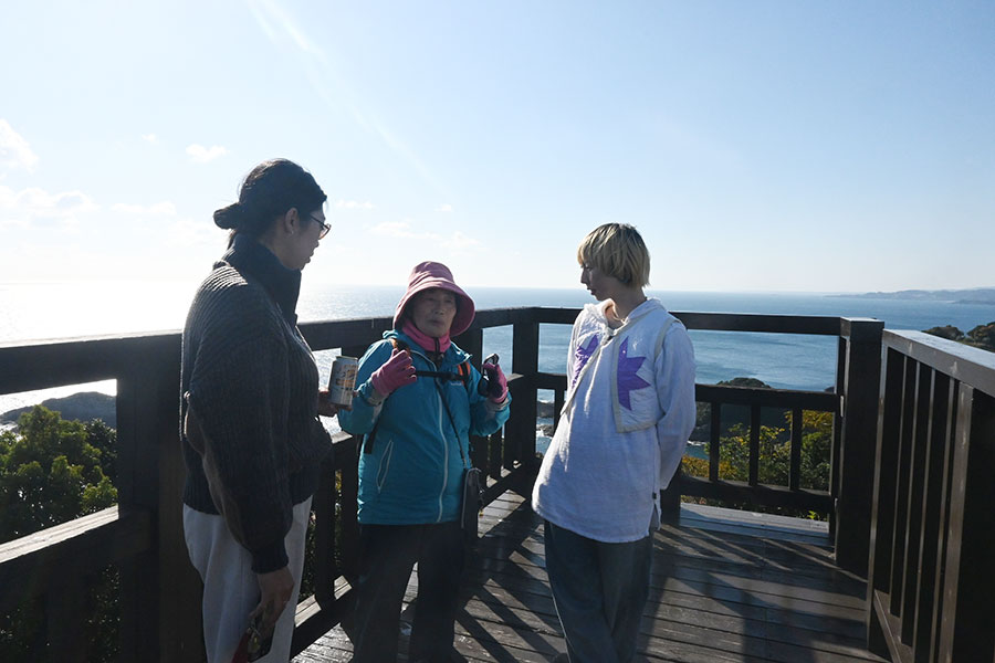 日向岬でも、登山中の地元の方がいろいろ教えてくれました！