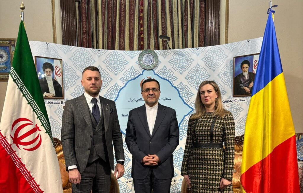 政治における恥ずべき瞬間：デモ参加者の犠牲者3万6000人を抱える虐殺のさなか、イラン大使館を訪問した2人のポット議員