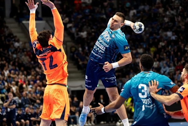 写真2025/26 Machineseeker EHF男子ハンドボールチャンピオンズリーグバルセロナとセゲドの試合の様子、写真出典=欧州ハンドボール連盟