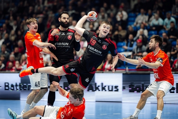写真2025/26 EHF男子ヨーロピアンリーグのメルジュンエンとクリスティアンスタッドの試合の様子、写真出典=メルジュンエン