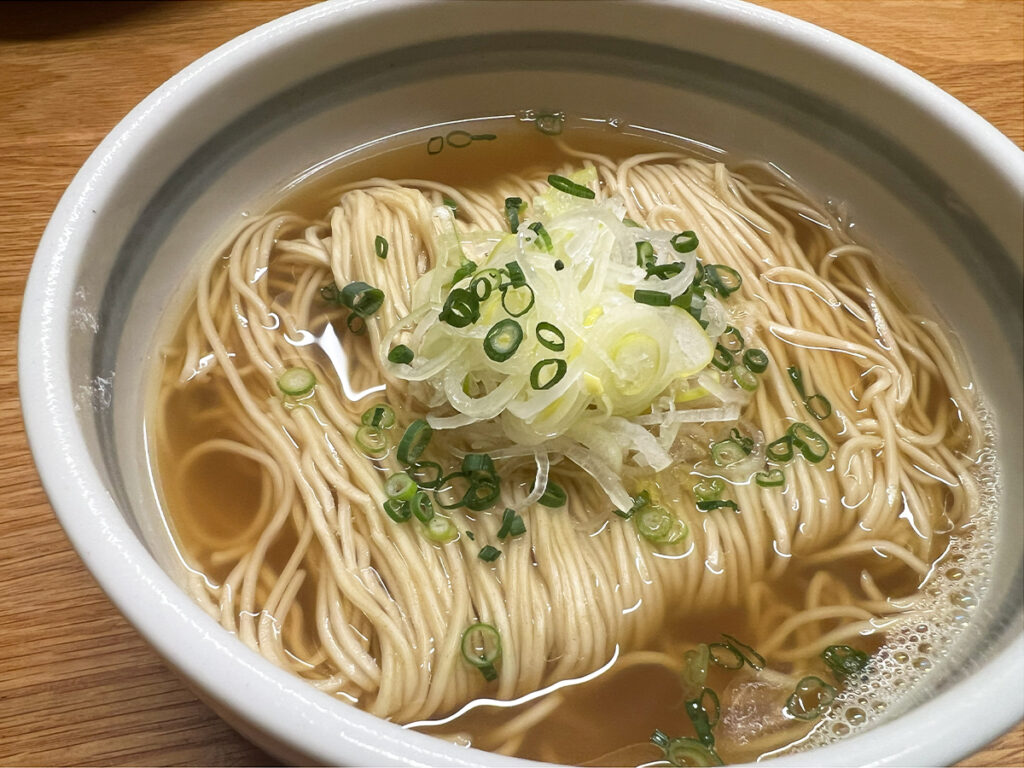【新潟市】2月1日にオープンした古町の隠れ家的ラーメン店『めん処 乃木』をご紹介！「ハモ魚醬」など“大豆×魚醬の新感覚ラーメン”を堪能♪ - 地域情報サイト「ガタチラ」