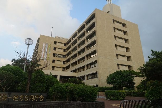 ファーストフード店トイレで女児にわいせつ　男を起訴　沖縄・那覇地検