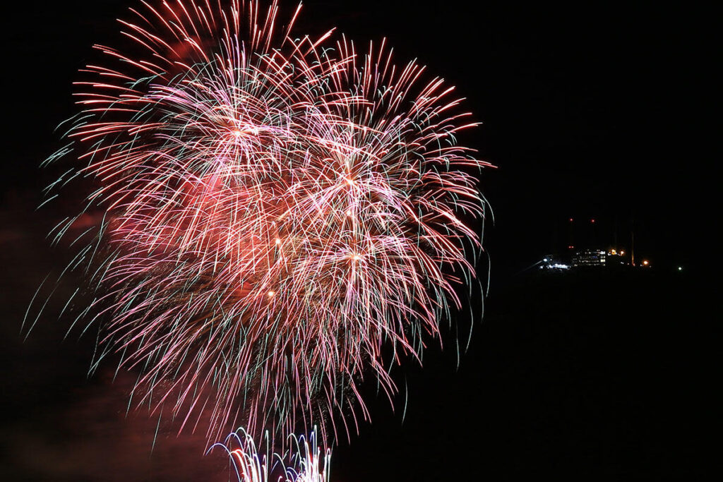 【2026年2月14日】北海道・函館「はこだて冬花火」が本日開催！緑の島で | 夜景FANマガジン