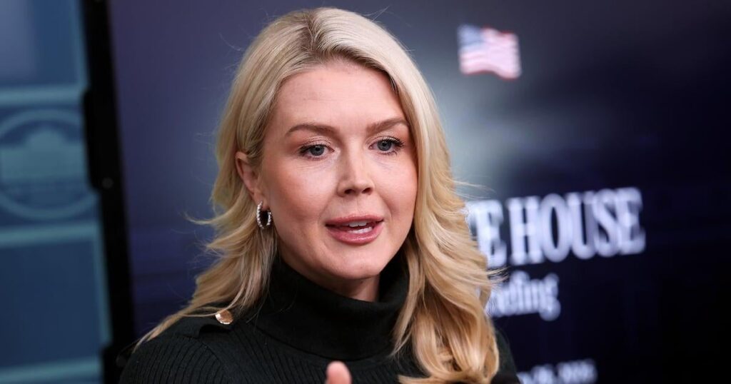 キャロライン・リービット、トランプ大統領の人種差別的なオバマビデオを驚くほど擁護