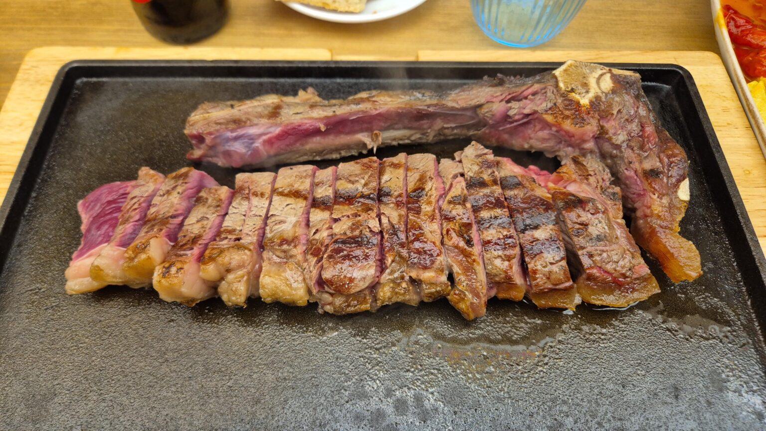 チュレタ、ポコ ヘチャで頼んで、燃えている皿に仕上げます