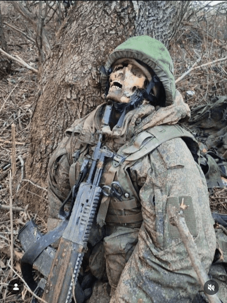 NSFW。発砲したとみられるロシア兵の遺体。