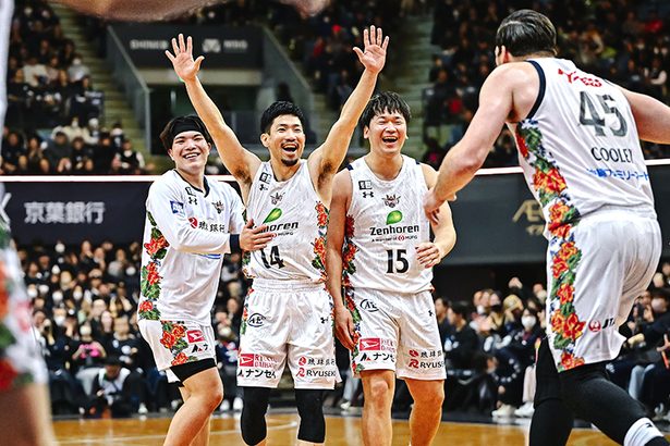 キングス、A千葉に最終盤逆転　残り1秒、岸本劇的3点弾　Bリーグ第38戦（14日の試合）