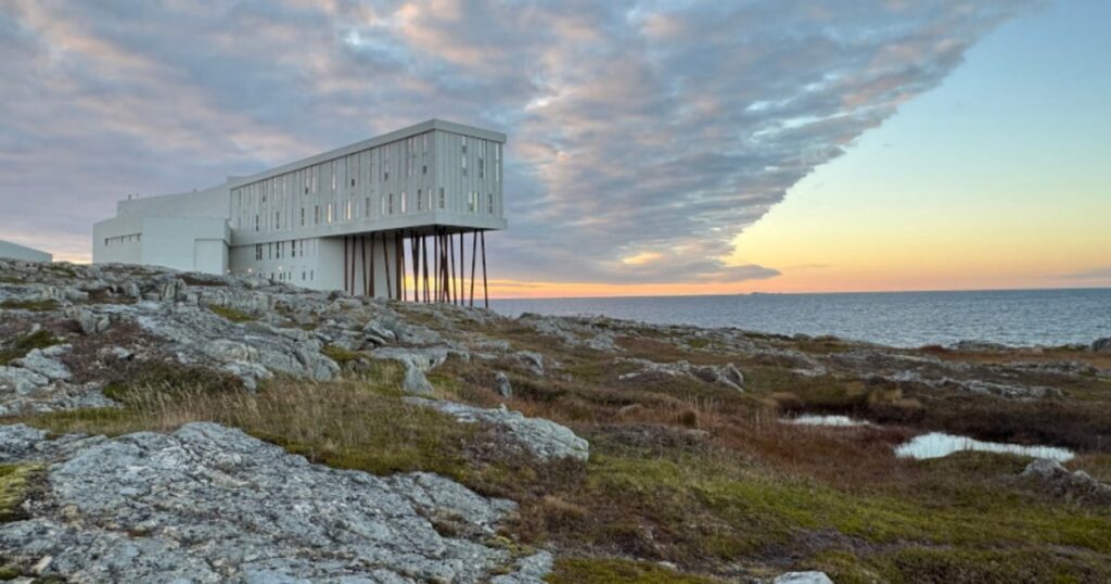 「タラの消えた」カナダの孤島に奇跡を起こした最高級ホテルと「フォーゴ・プロセス」の正体(山口 由美) | FRaU the Earth 「タラの消えた」カナダの孤島に奇跡を起こした最高級ホテルと「フォーゴ・プロセス」の正体(山口 由美) | FRaU the Earth