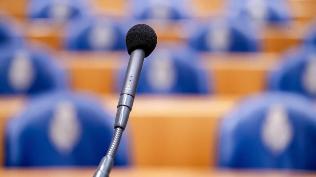 政治家の発言によりオンラインでの差別が増大し、そのような言葉が「普通」になってしまう