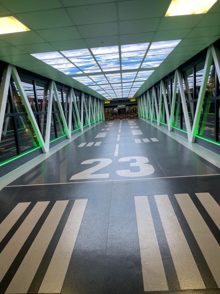 ダブリン空港の投稿第 5 巻と第 6 巻: アップグレードされた通路とターミナル 1 の感覚室