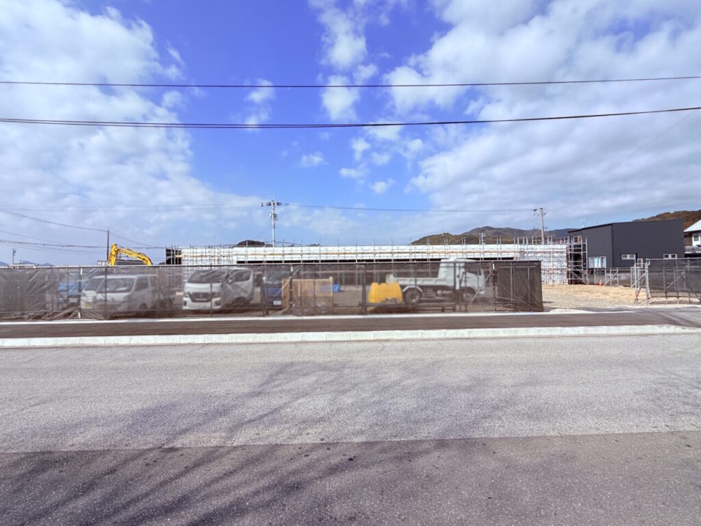 高知市布師田で工事中の「セブンイレブン 高知布師田店」の様子