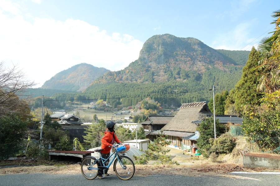 「あの山はなんて山だろう…？」個性的なシルエットの山が連なる景色を楽しめるのは曽爾村ならでは