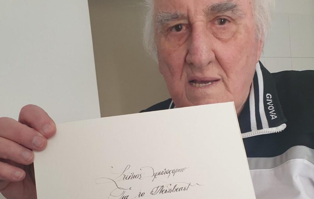 「テクノロジーが書道を一掃した」 - Newsbeast の最後のギリシャ書道家の一人、ステリオス・クリストフォロウ