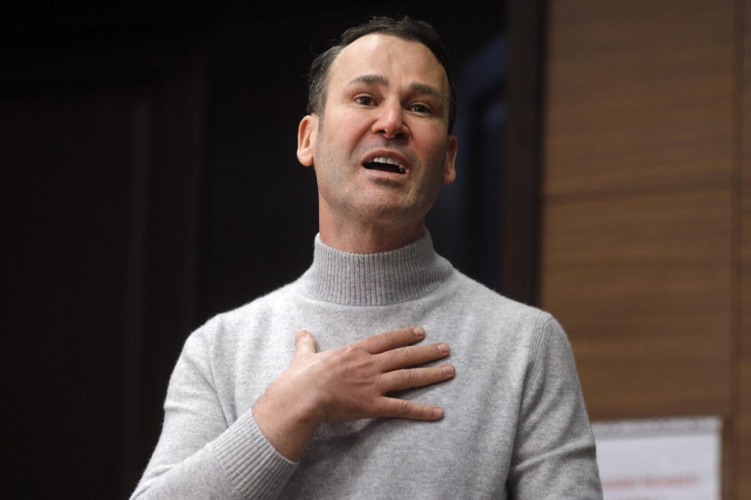 煙と鏡、またはマリアン・チャウシェスクがいかにして何もないところからサーカスを作り、ネゴイタが80万レイの保釈金を逃れて市長室に戻っているという事実から目をそらした方法