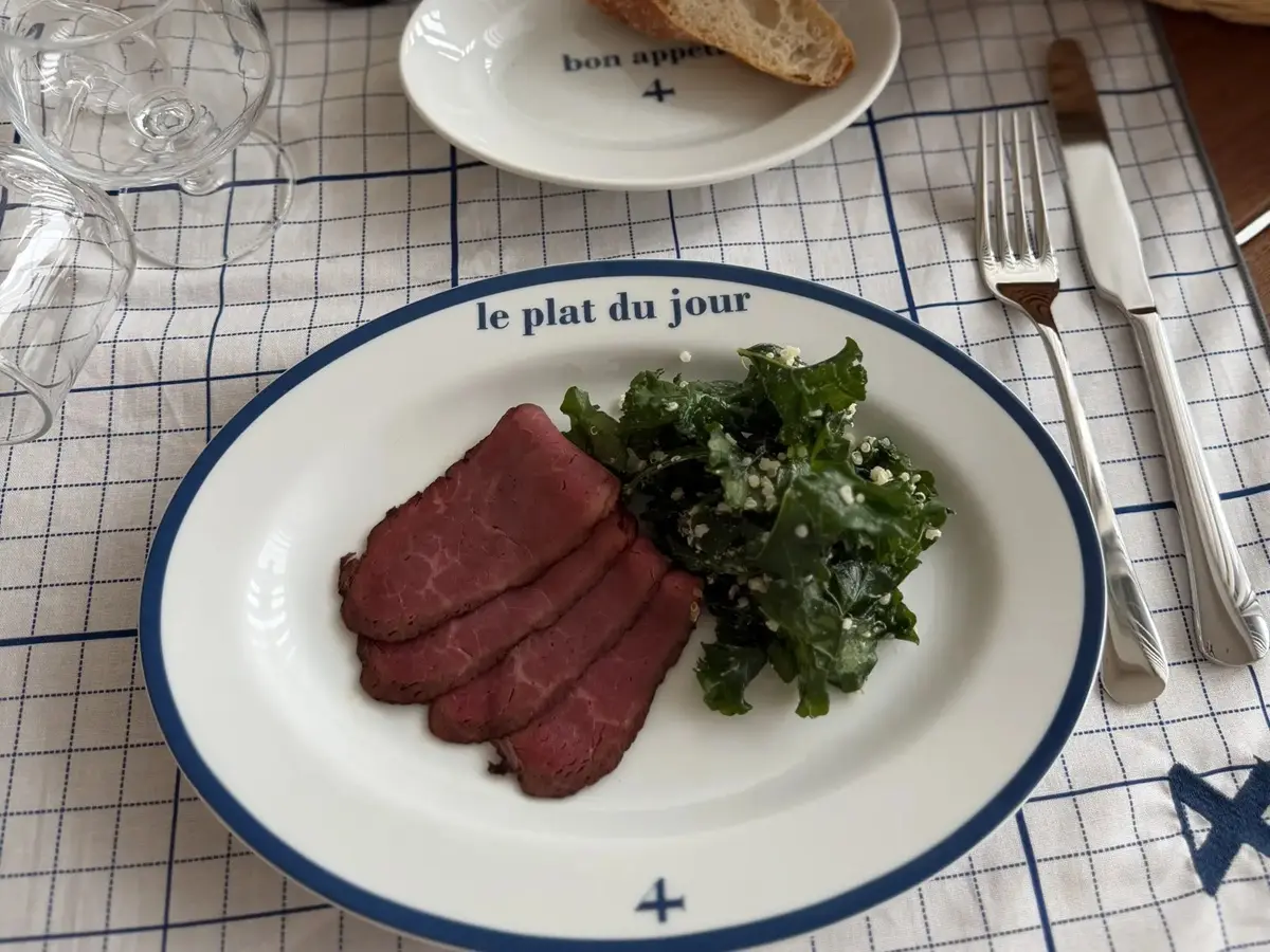 ローストビーフが映えるシンプルデザイン