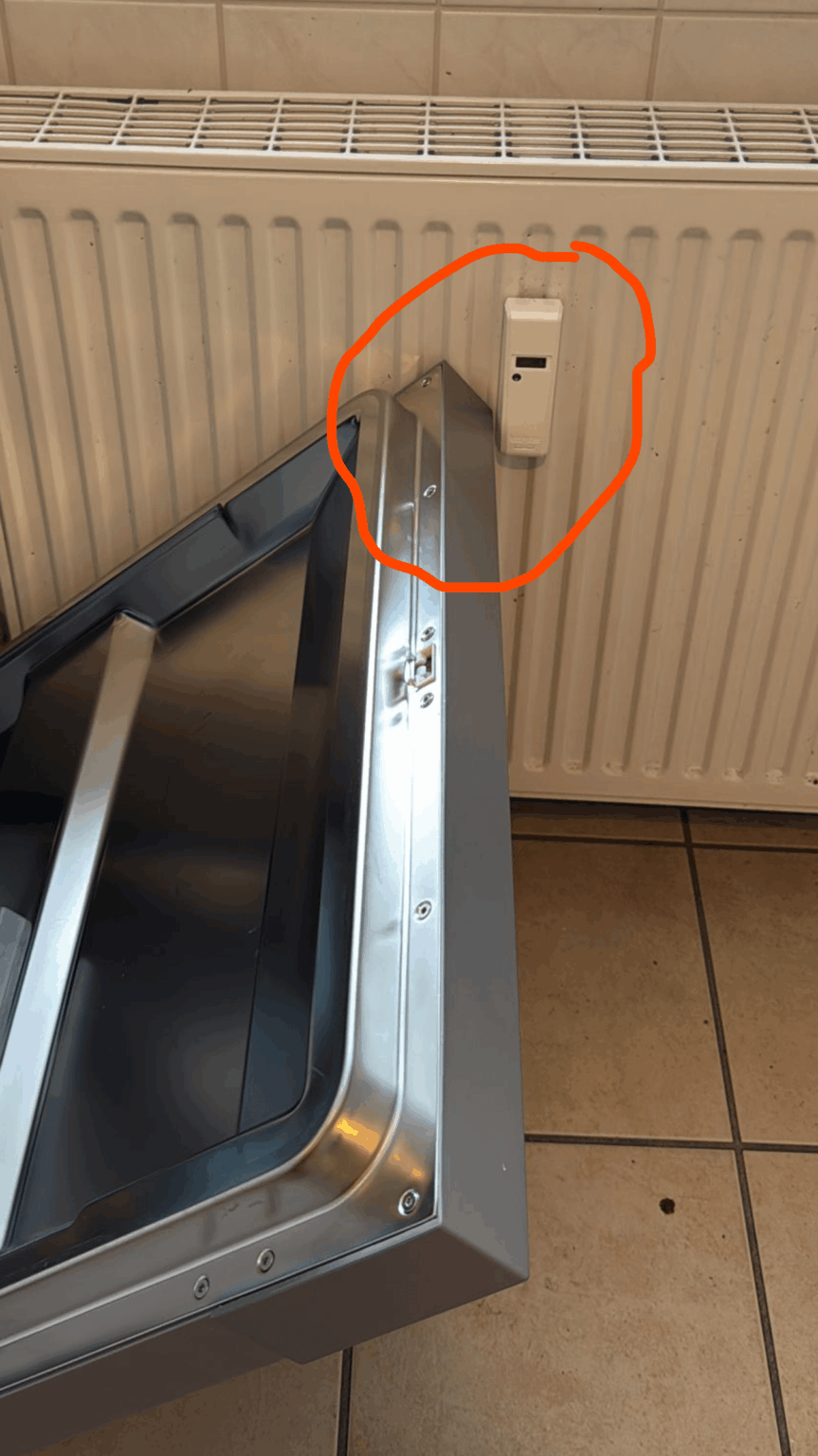 食洗機のドアが全開にならない。