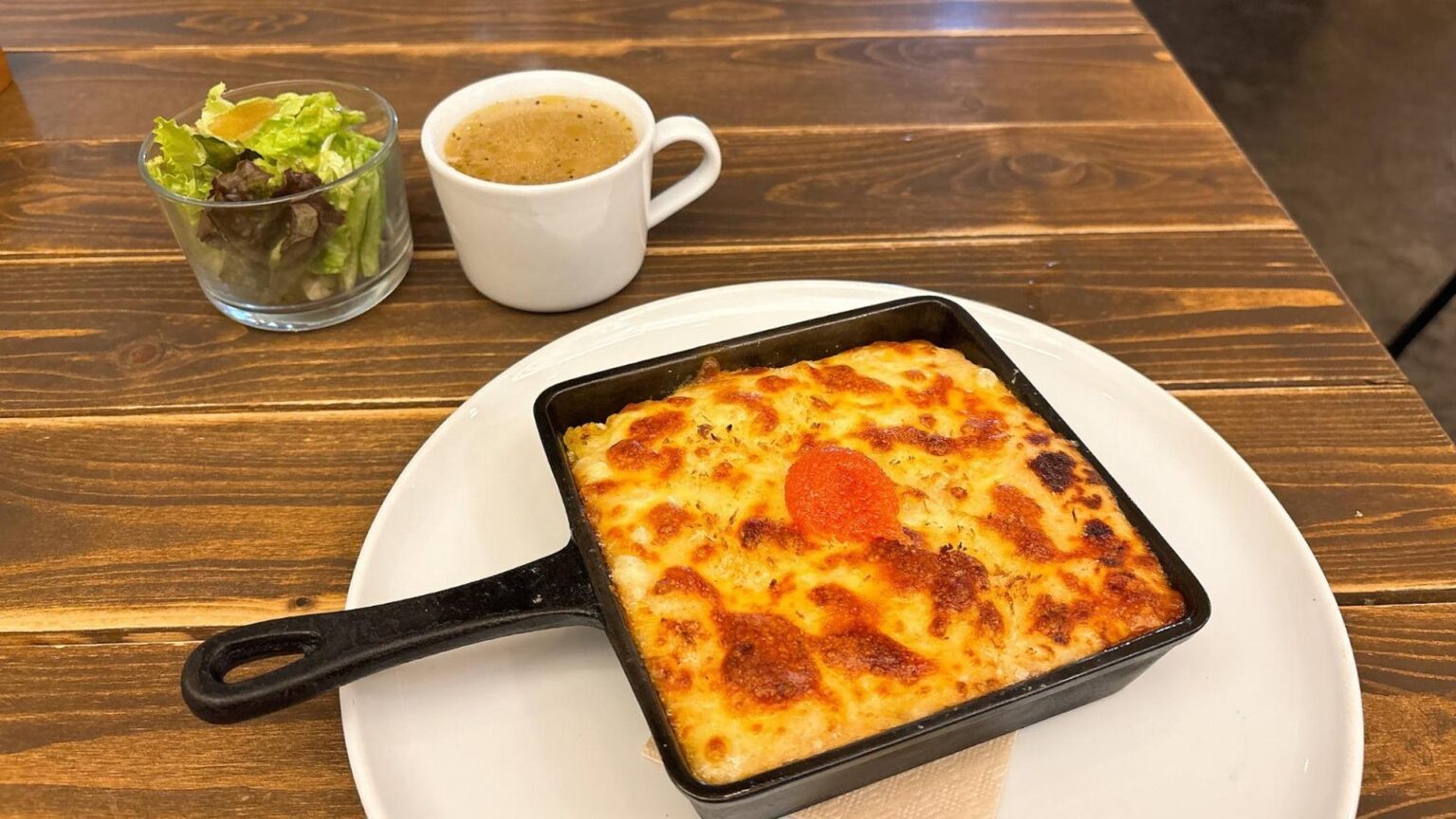 【高松市】寒い日に食べたいアツアツのスキレットドリア♪おしゃれで落ち着く広々空間のカフェ（鈴木広子） - エキスパート - Yahoo!ニュース