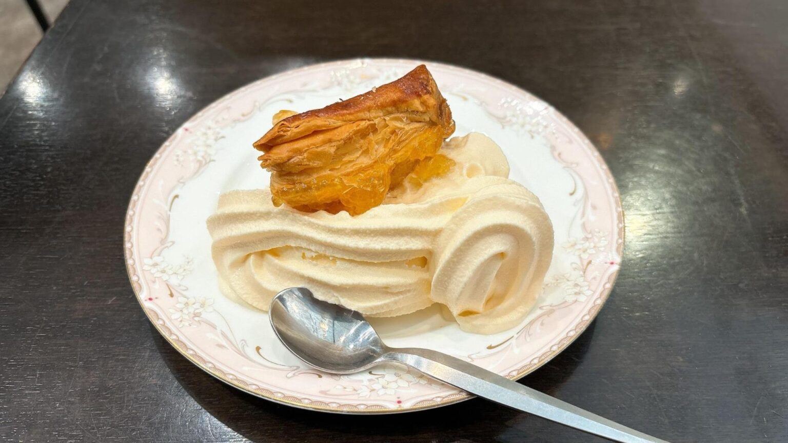 【高松市】老舗喫茶で味わうソフトクリームたっぷりスイーツ♪食事メニューもデザートも豊富な喫茶店（鈴木広子） - エキスパート - Yahoo!ニュース