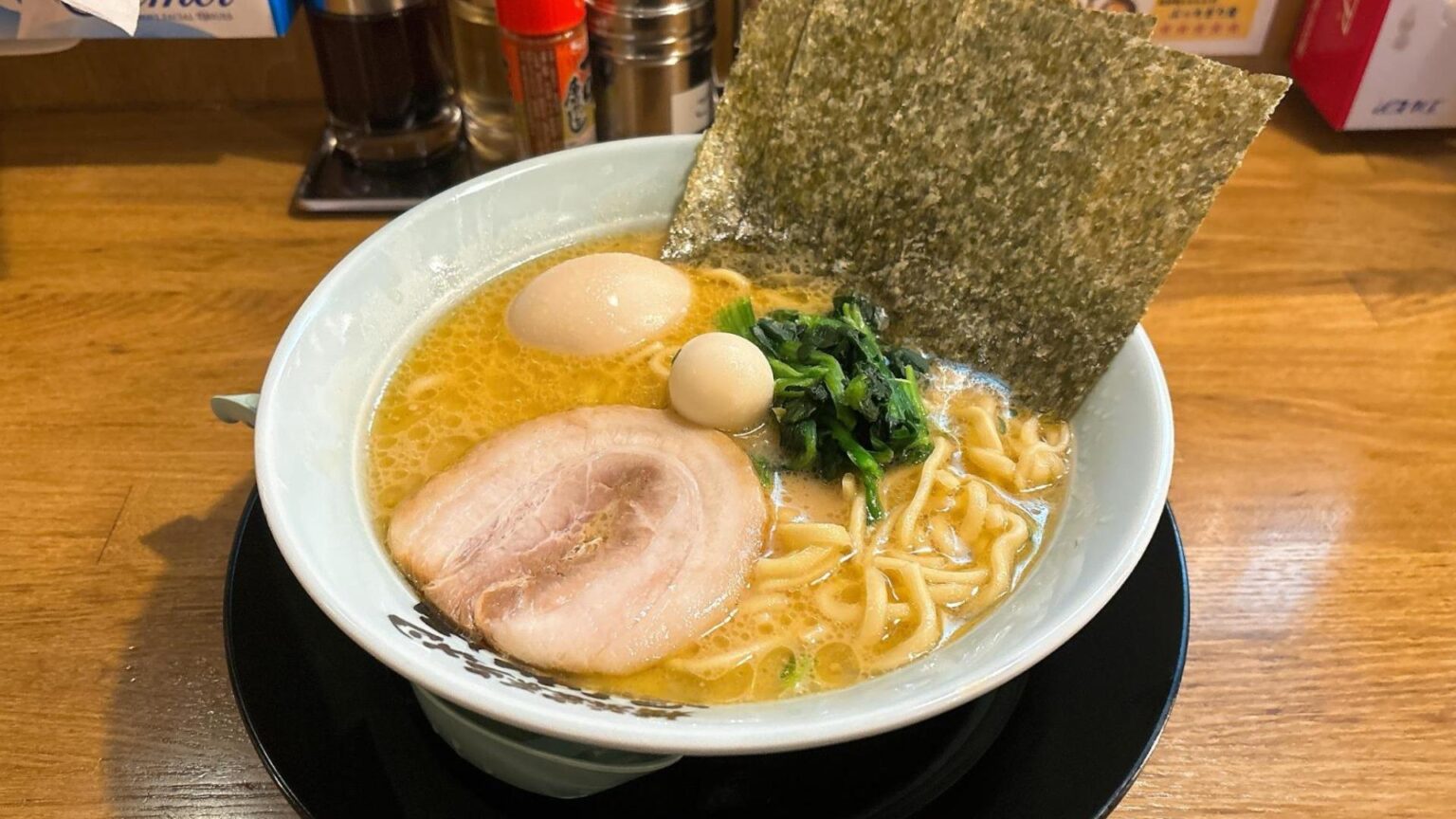 【高松市】濃厚スープの太麺がっつり家系ラーメン♪商店街で楽しめる家系ラーメン（鈴木広子） - エキスパート - Yahoo!ニュース