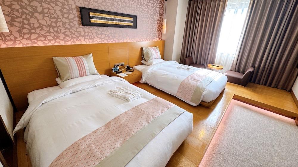 【福岡市・博多】まるで泊まれる美術館!ザ ロイヤルパークホテル 福岡に誕生した「伝統工芸ルーム」(博多あや.) – エキスパート 【福岡市・博多】まるで泊まれる美術館!ザ ロイヤルパークホテル 福岡に誕生した「伝統工芸ルーム」(博多あや.) - エキスパート