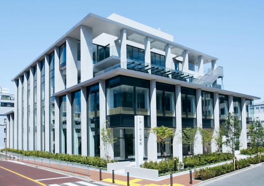 県立図書館外観