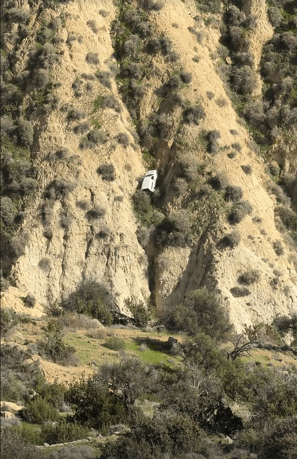 キプロス人は最も奇妙な場所に駐車します!