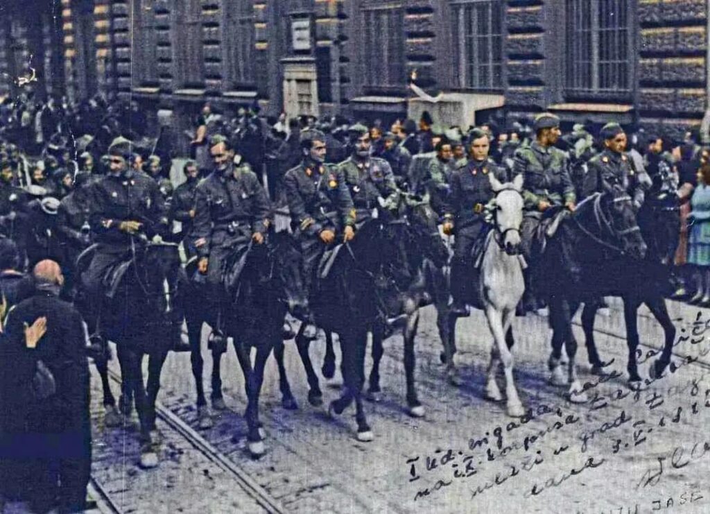 1945 年 5 月 9 日、ザグレブのブラチャ・ラディッチパルチザン旅団のメンバー。