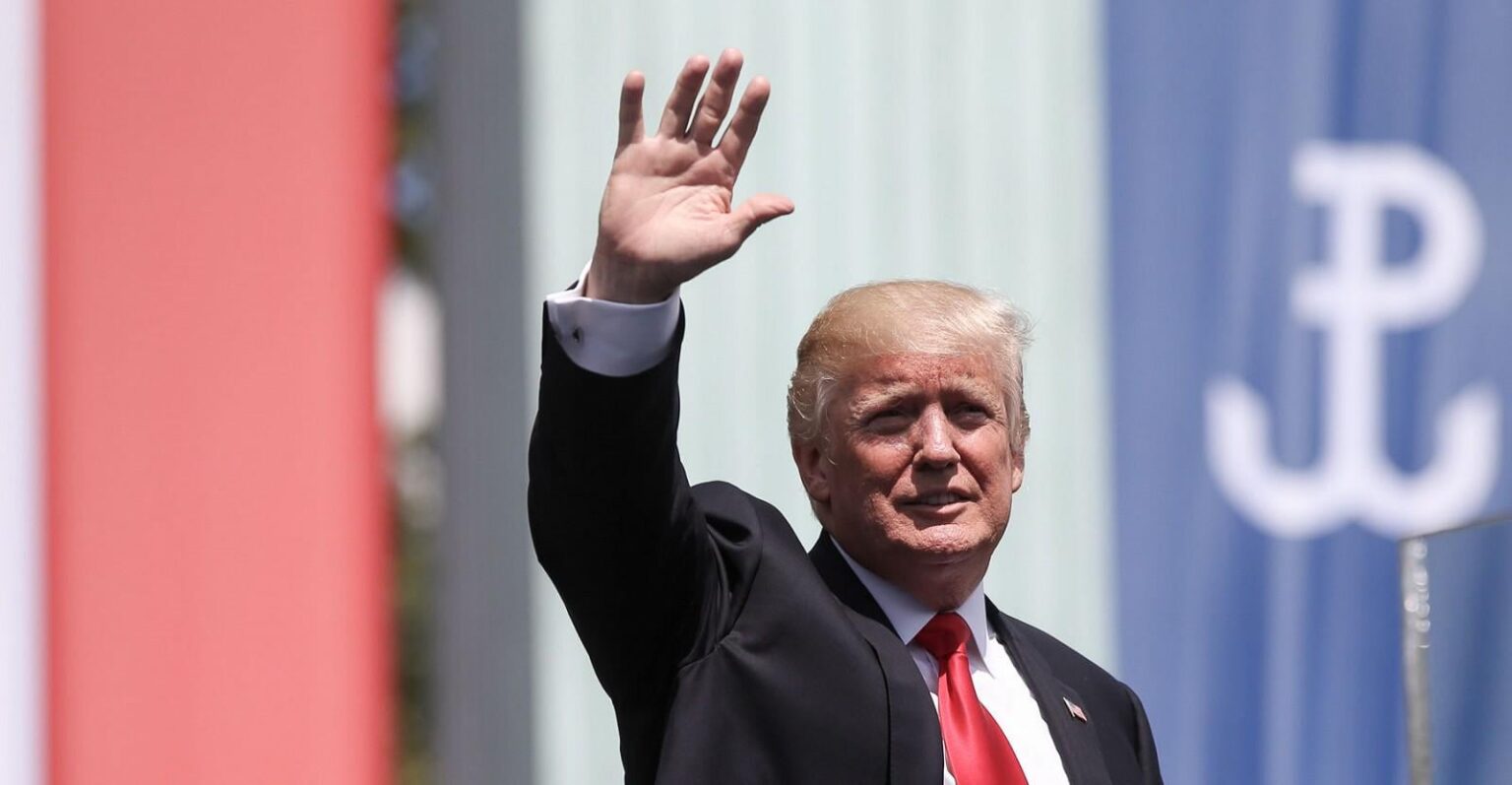 ほとんどのポーランド人は米国はもはや信頼できる同盟国ではないと信じている、新たな世論調査で判明