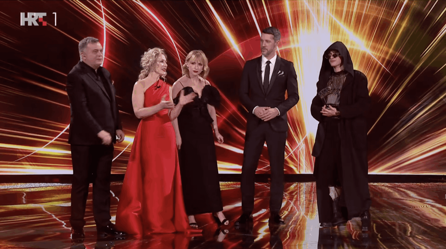 カスタム キャラクターがカットシーンに登場するとき