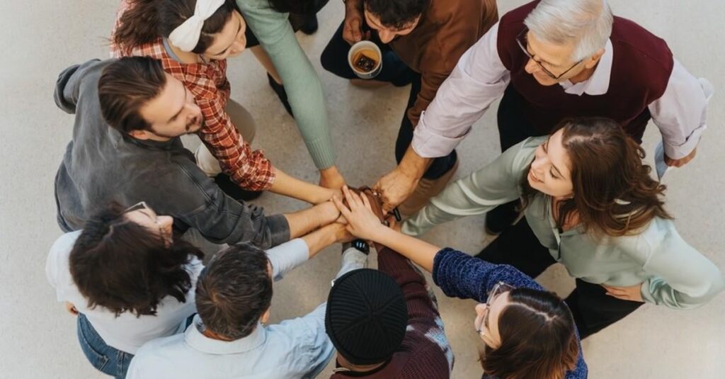 バロメーター: スイスの連帯感 |スイスの団結力はどのくらい強いのでしょうか？何が私たちを社会として結び付けているのか、そしてどこに分断が生じているのでしょうか?次の 17 のグラフが答えを提供します。