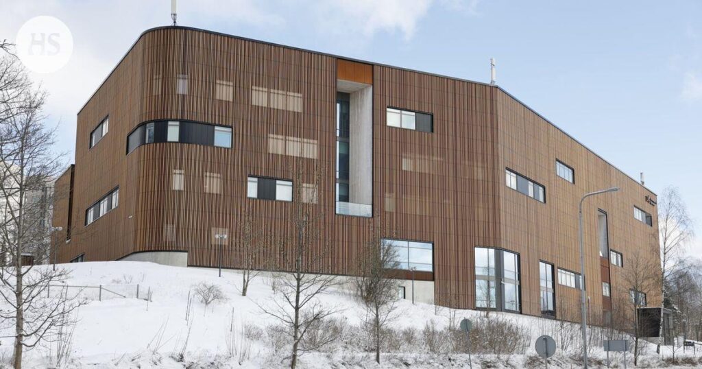 昨年9月、エスポー州レッパヴァーラにあるライブ専門学校でナイフによる襲撃事件が発生した。 昨年9月、エスポー州レッパヴァーラにあるライブ専門学校でナイフによる襲撃事件が発生した。