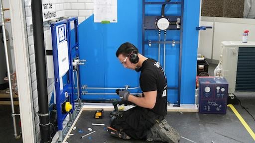 MBO学生の「憂慮すべき」減少：バス運転手とスーパーマーケットスタッフのさらなる不足が迫る