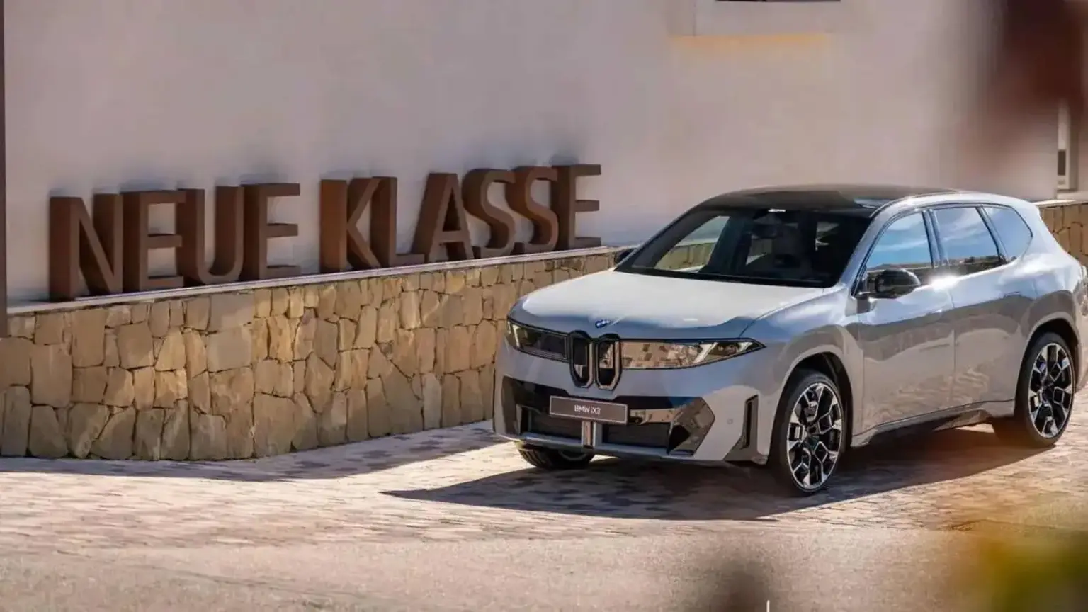 BMW iX3の供給不足を否定、欧州で夏までに納車可能