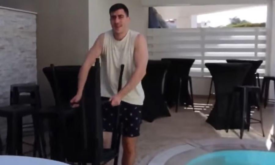 MEPの2,300ユーロの「オフィス」は家のように見える