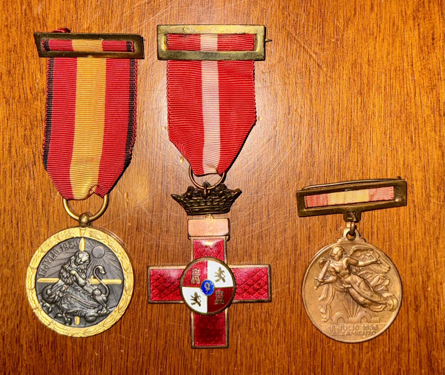 私がコレクターとして所有しているスペイン内戦のメダルの一部