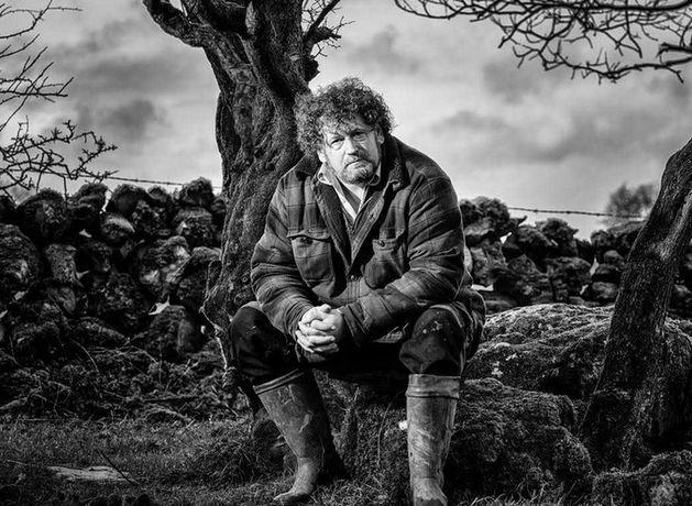 飛行機内で10代の少女を性的暴行したファーマー（58）は「妖精のささやき」「ケルトの癒し手」