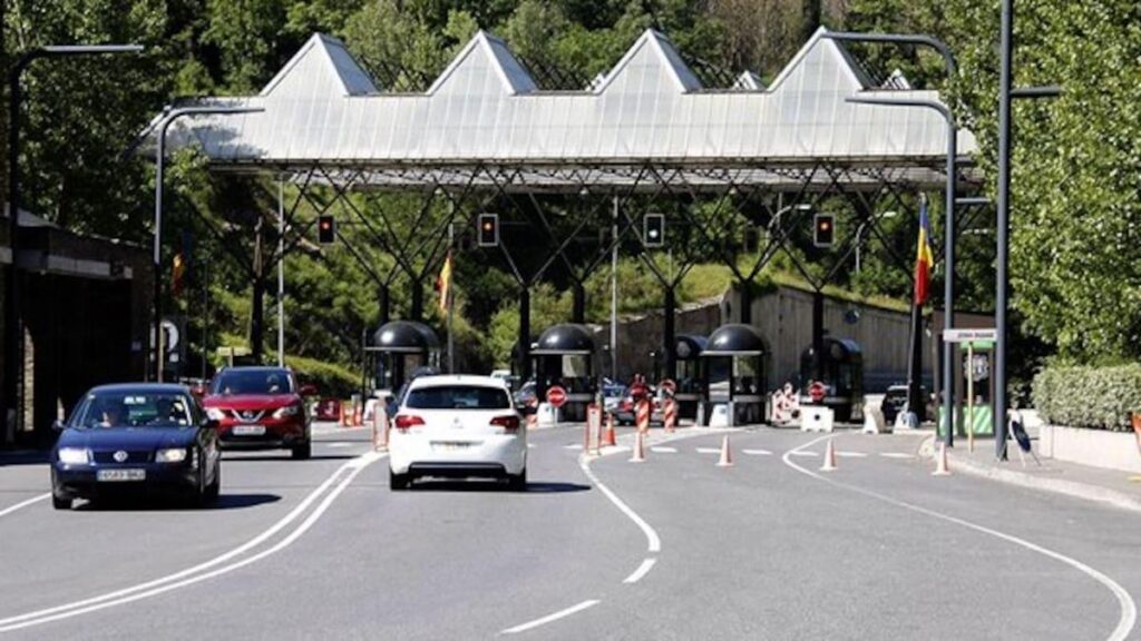 偽開拓者50人が労働許可証を剥奪される可能性がある