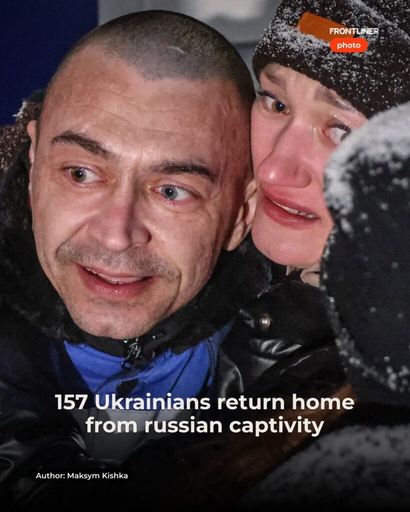 捕らわれの身から戻った人々の目と、愛する人を今も待ち続ける顔