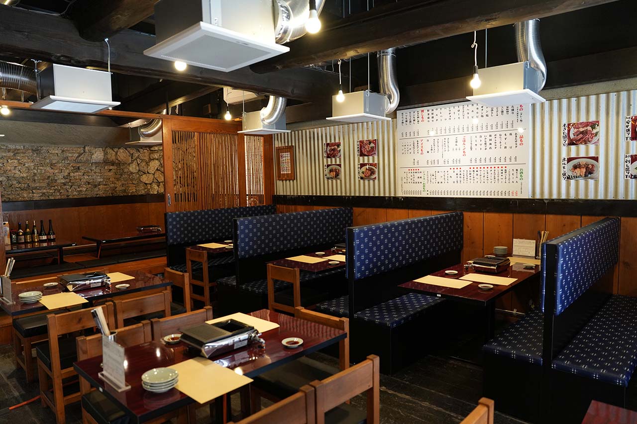 栃木発・昭和の”町焼肉”が沖縄へ初上陸！タイムスリップ焼肉『焼肉・スタミナ料理 あきた苑』（那覇市）